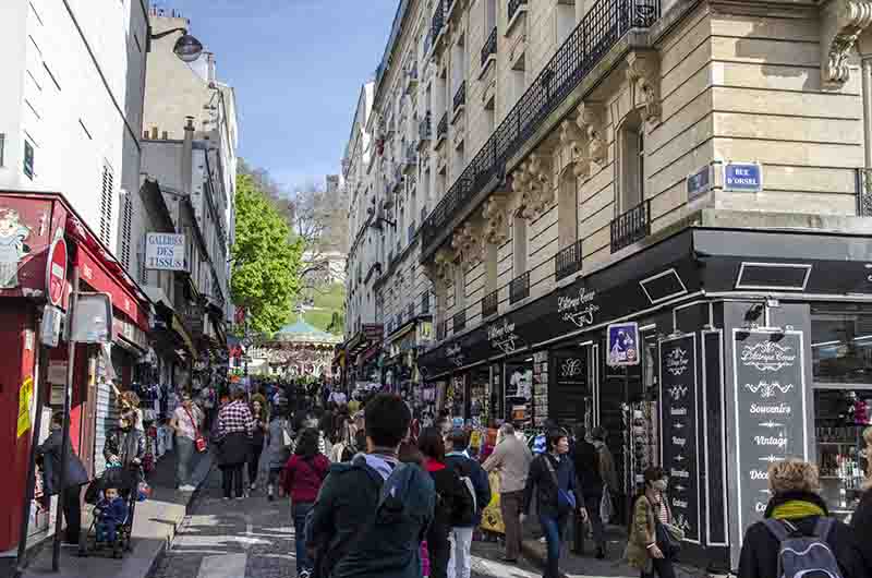 145 - Francia - Paris - barrio de Montmartre - calle.jpg